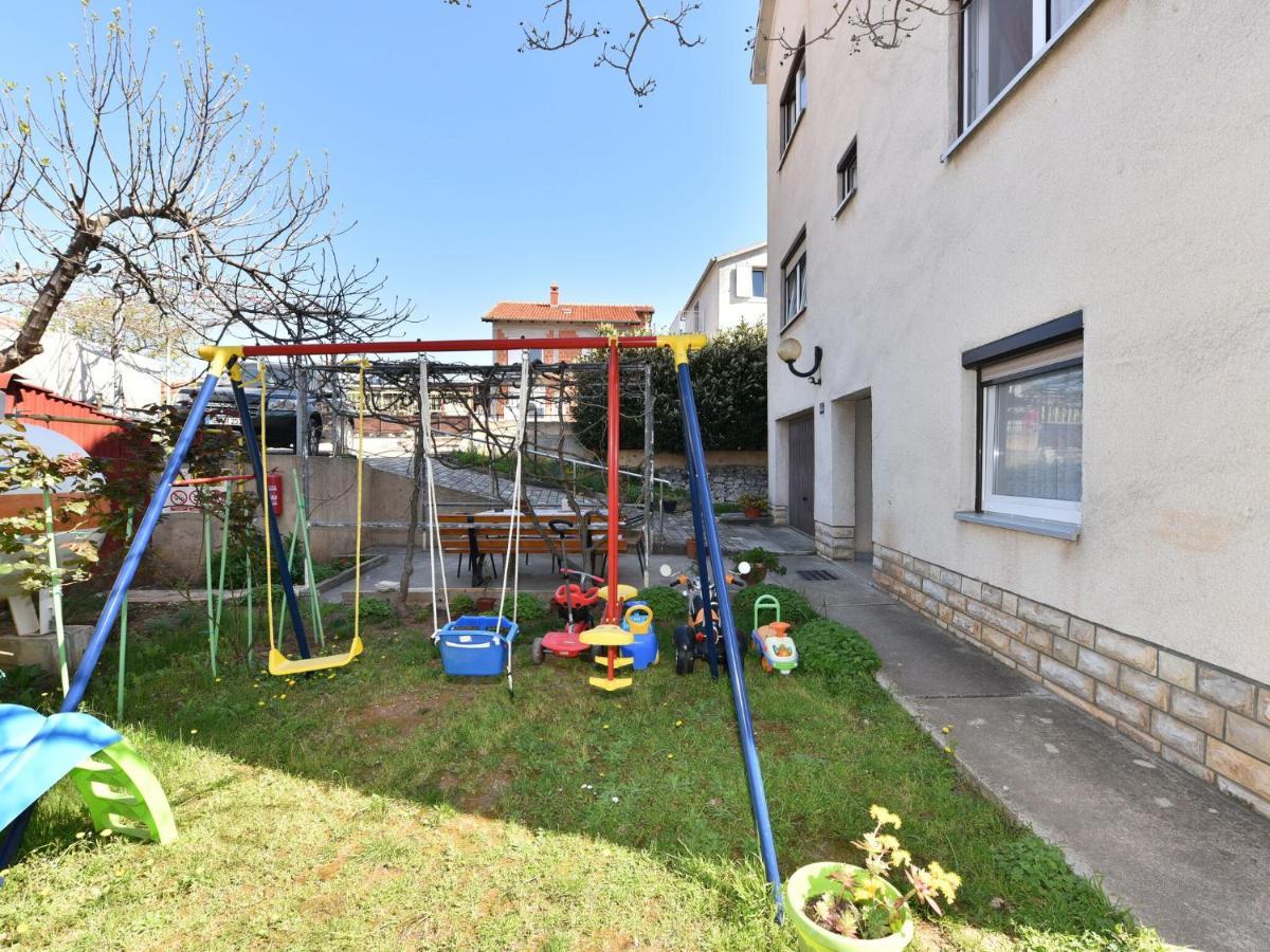 Traditional Apartment In Zadar With Garden Room photo